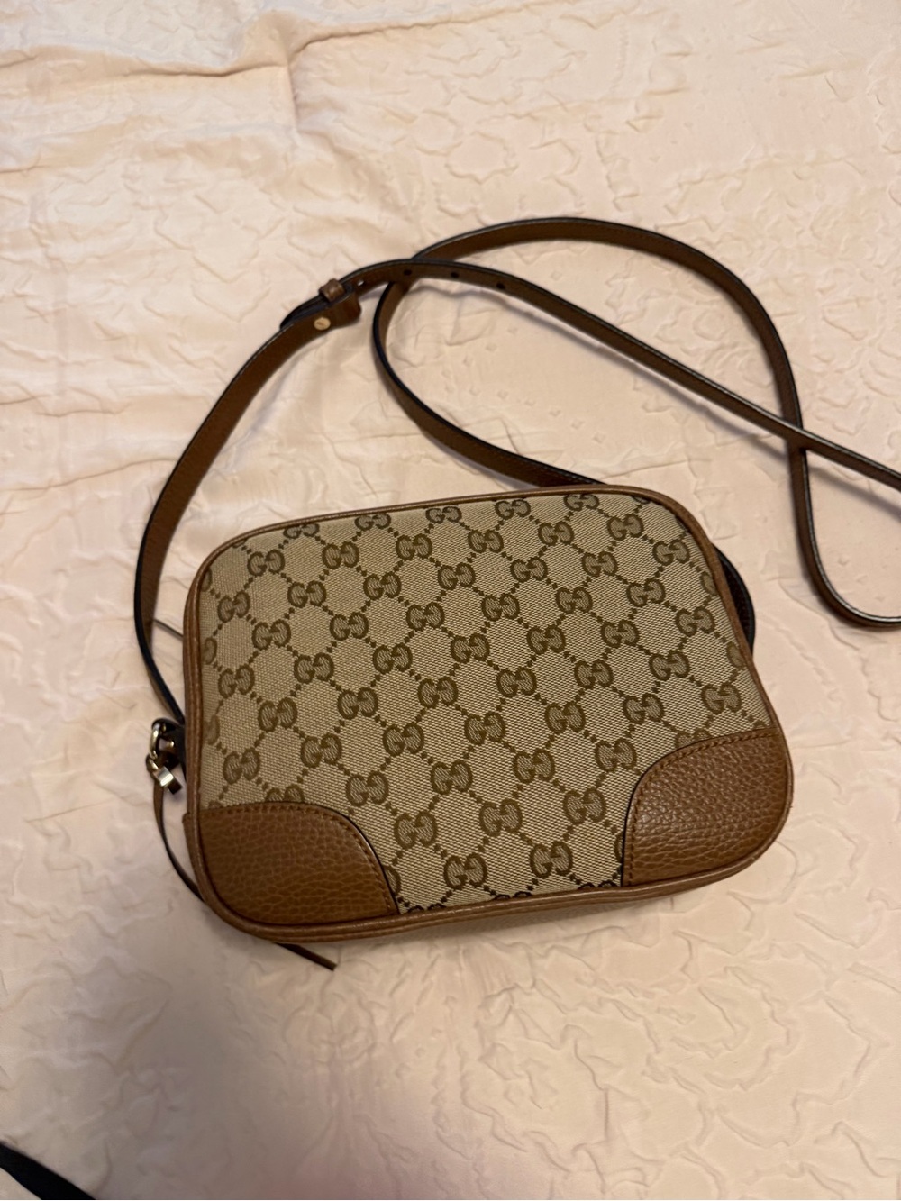 Gucci Beige Canvas GG Pattern Crossbody. Bree camera bag.